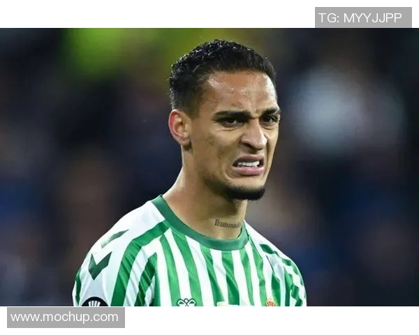 核弹级足球明星的传奇人生与赛场风采揭秘